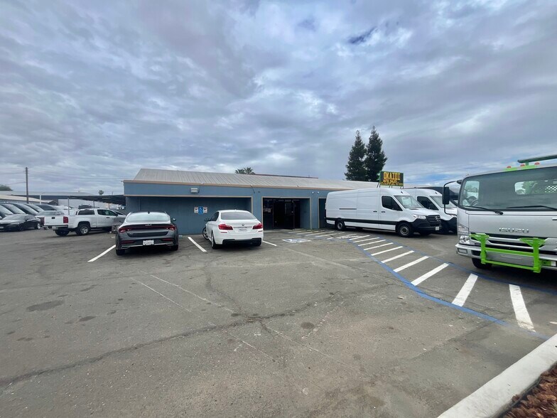 More Photos Of 1941 El Camino Ave, Sacramento Flex For Lease