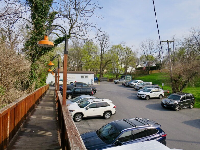 More Photos Of 231-239 S Main St, Mount Airy Freestanding For Lease