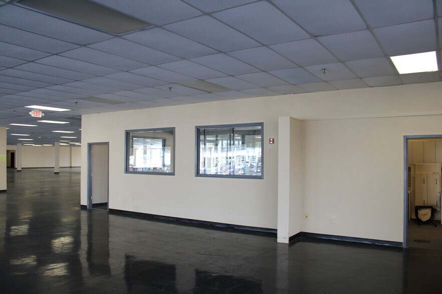 More Photos Of 2086 Paul Walsh Dr, Macon-Bibb Auto Dealership For Lease