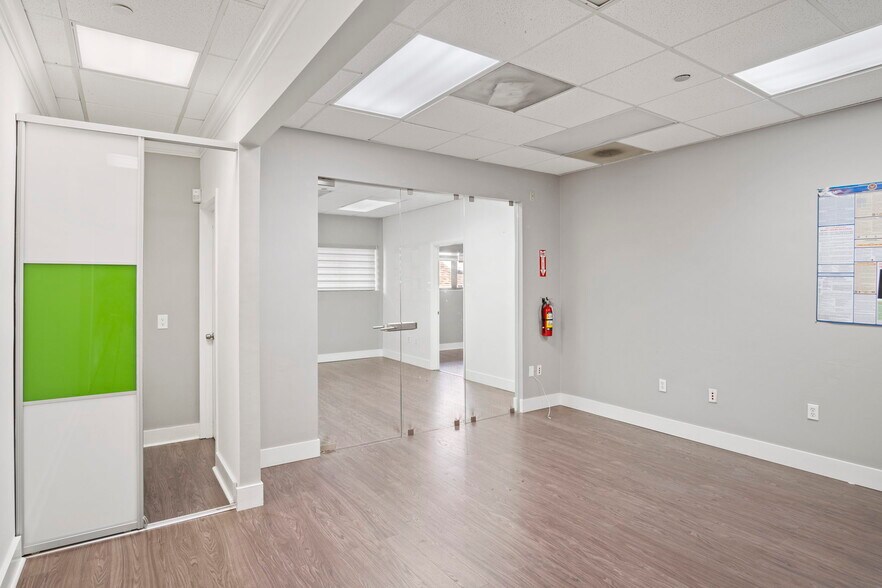 More Photos Of 10471 N Kendall Dr, Miami Storefront Retail Office For Lease