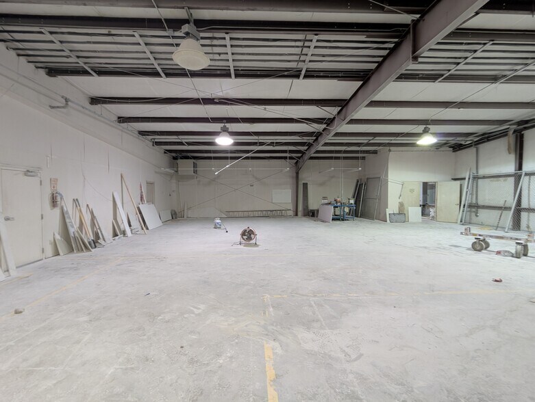 More Photos Of 6095 College St, Beaumont Office For Sale