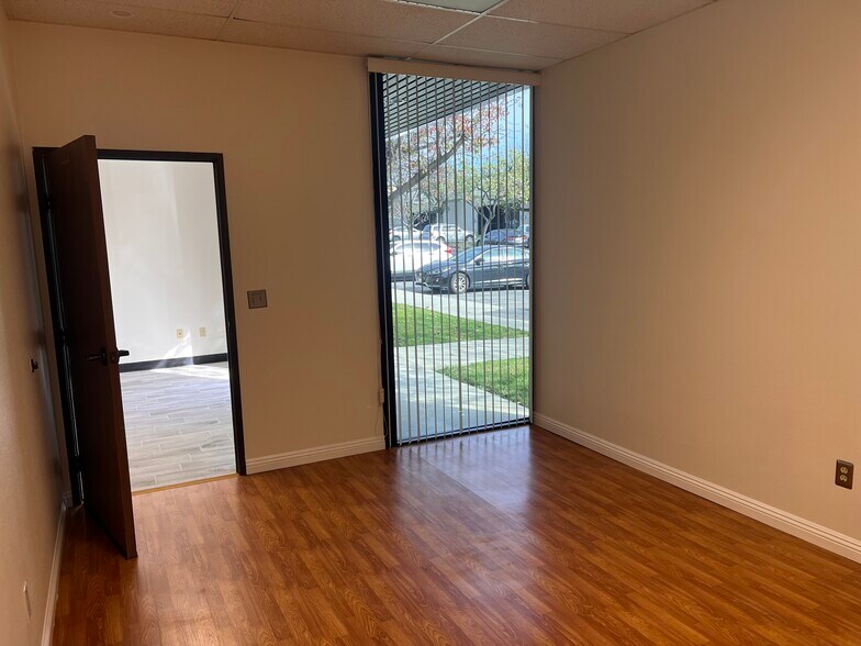 More Photos Of 4531 Market St, Ventura Manufacturing For Lease