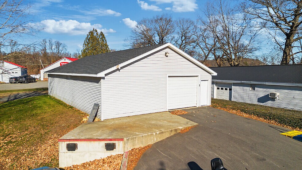 More Photos Of 350 Upper Main St, Fairfield Service For Sale