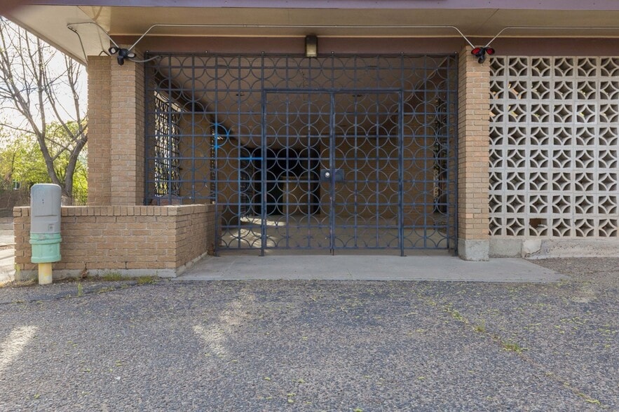 More Photos Of 111 University SE Blvd, Albuquerque Specialty For Sale