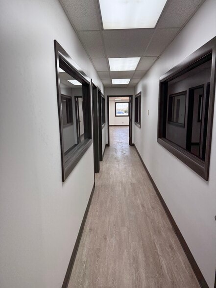 More Photos Of 7737 E 42nd Pl, Tulsa Warehouse For Lease