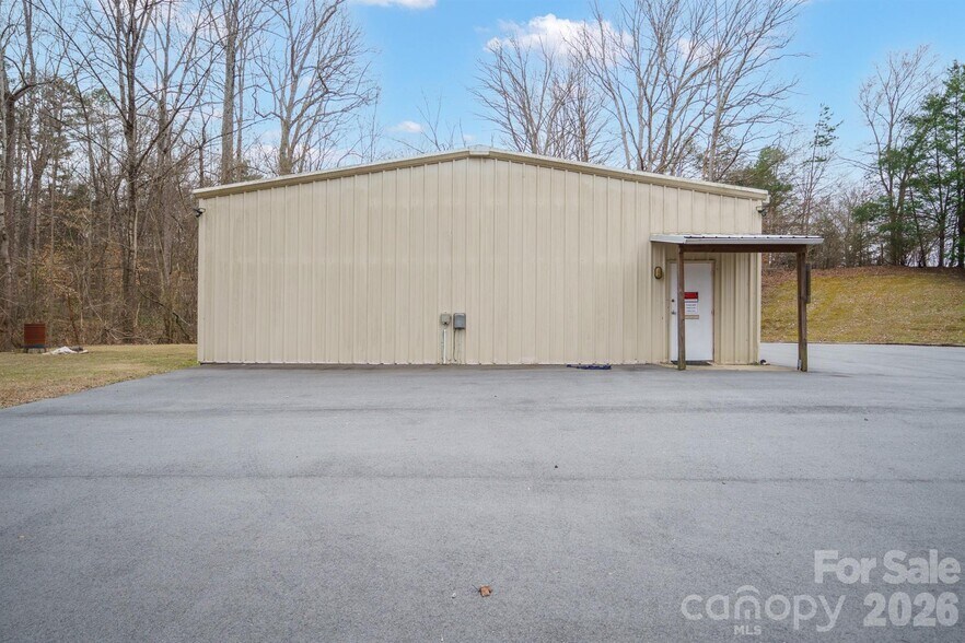 More Photos Of 111 Blackberry Ln, Stanley Flex For Sale