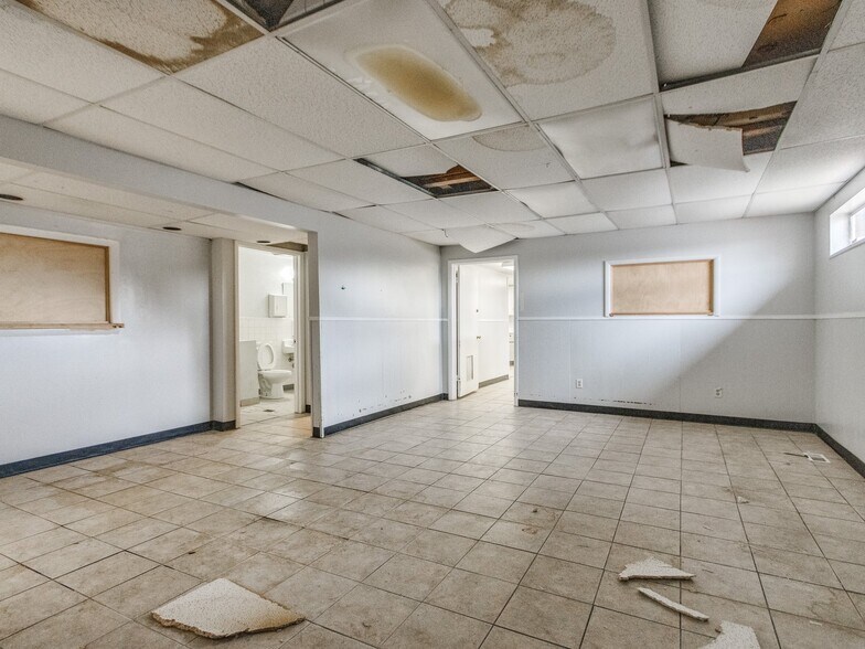 More Photos Of 5835 S Pennsylvania Ave, Oklahoma City Medical For Sale