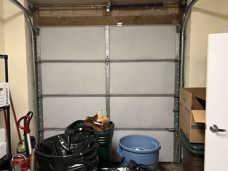 More Photos Of 4 Pin Oak Dr, Branford Industrial For Lease