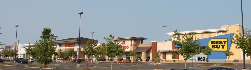 More Photos Of 376 Universal Dr N, North Haven Storefront For Lease