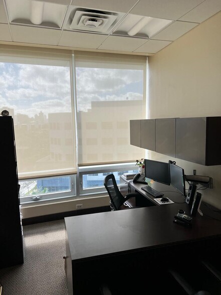 More Photos Of 20900 NE 30th Ave, Aventura Office Residential For Sale
