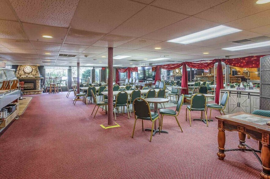 More Photos Of 6012 County K, Rhinelander Restaurant For Sale