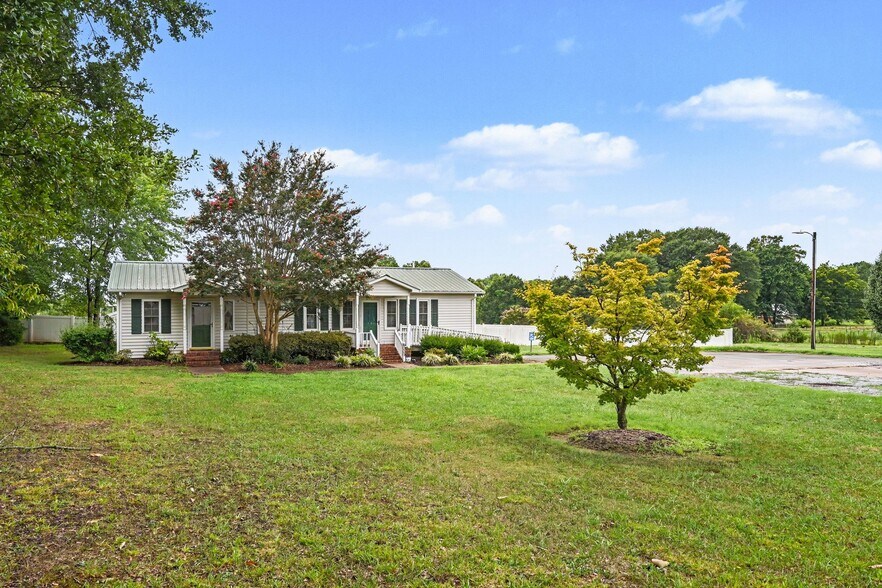 More Photos Of 4009 Polkville Rd, Shelby Freestanding For Sale