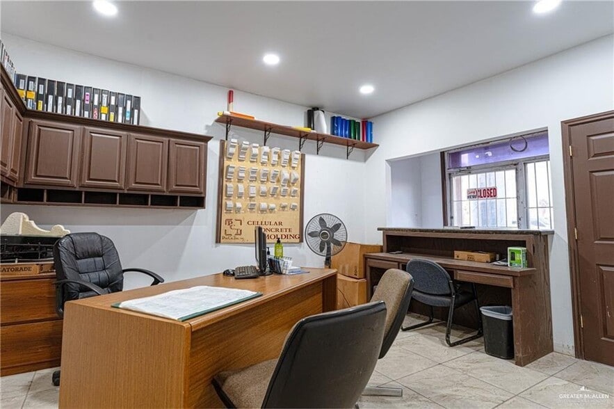 More Photos Of 2243 Pecan Blvd, McAllen Storefront Retail Office For Sale