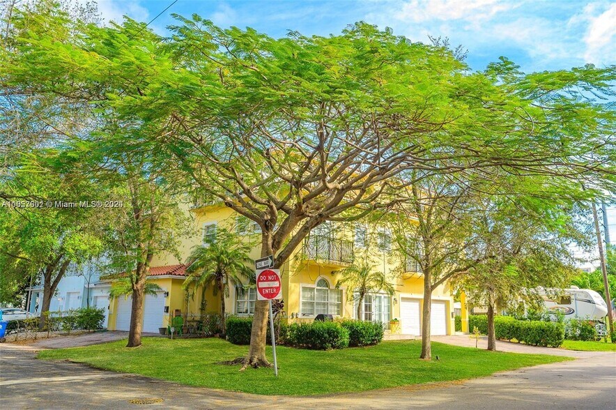 More Photos Of 716 SW 9th Ter, Fort Lauderdale Specialty For Sale
