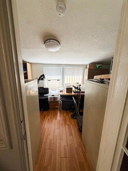 More Photos Of 11628-11630 Victory Blvd, North Hollywood Freestanding For Sale