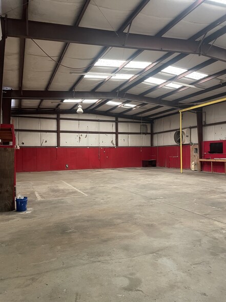 More Photos Of 3766 Halls Mill Rd, Mobile Service For Lease