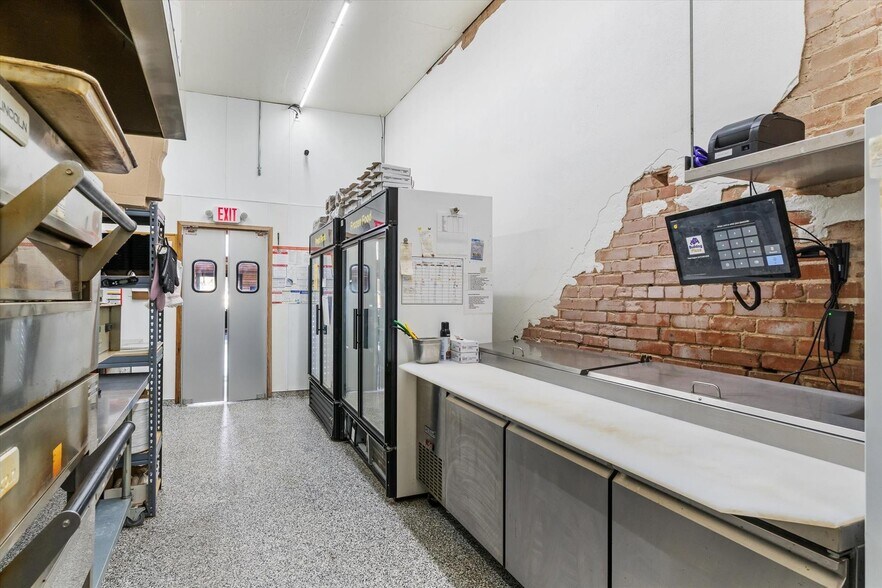 More Photos Of 111 NE Front St, Edgewood Storefront For Sale