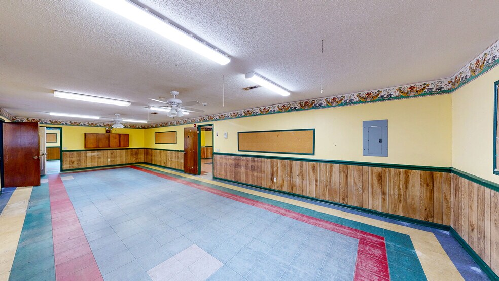 More Photos Of 104 N Herring St, Dothan Office For Sale