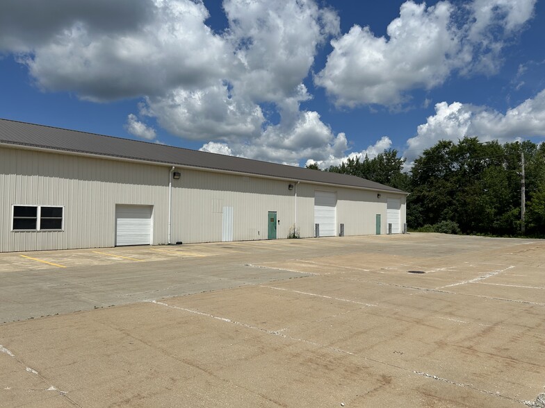 More Photos Of 877 Whitney Dr, Lapeer Warehouse For Lease