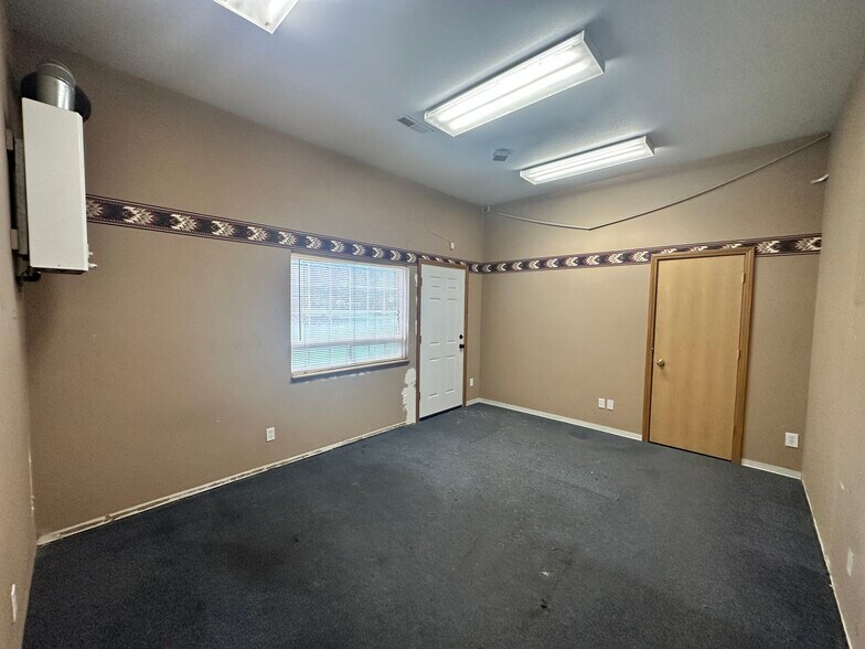 More Photos Of 4039 Us-93 Hwy, Stevensville Freestanding For Lease