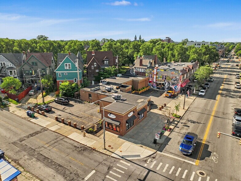 More Photos Of 932 Elmwood Ave, Buffalo Flex For Sale