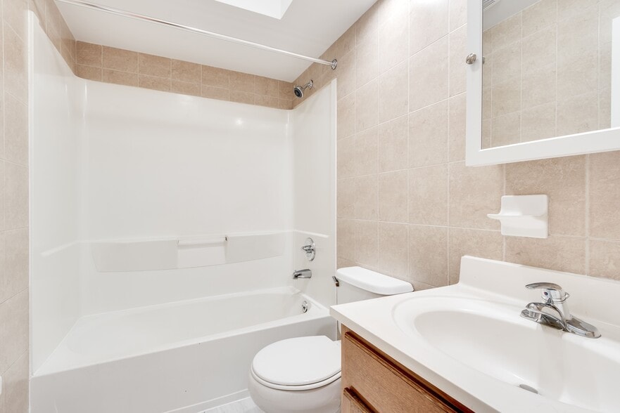 More Photos Of 10430 39th Ave, Corona Apartments For Sale