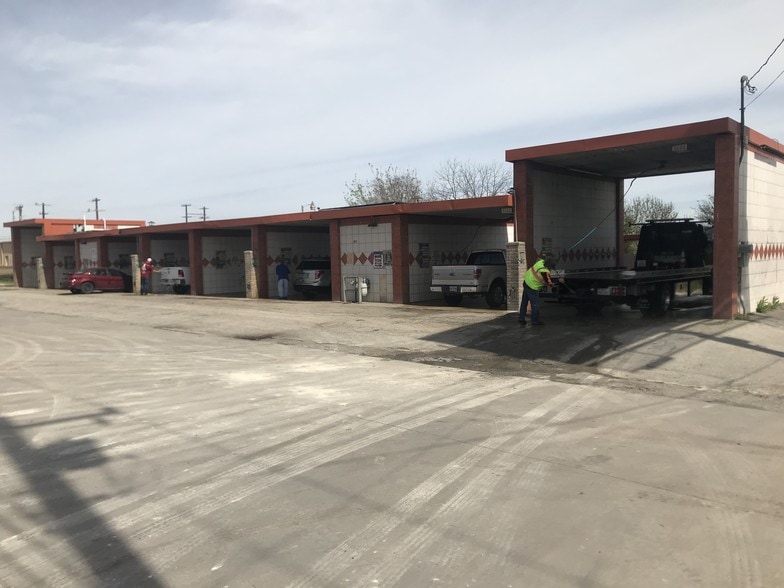 More Photos Of 1733 Bandera Rd, San Antonio Carwash For Sale