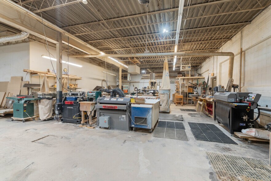 More Photos Of 1510 Hughitt Ave, Superior Manufacturing For Sale