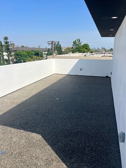 More Photos Of 13694 Erwin St, Van Nuys Apartments For Lease