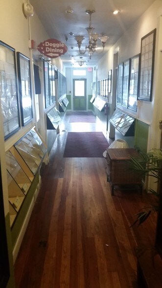 More Photos Of 300 S Volusia Ave, Orange City Hotel For Lease