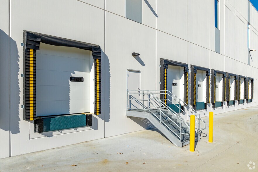 More Photos Of 40 Enterprise Ave, Lawrence Township Distribution For Lease