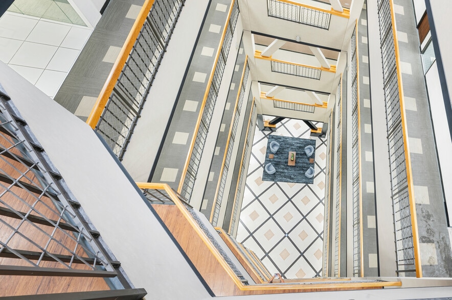 More Photos Of 85 NE Loop 410, San Antonio Office For Lease