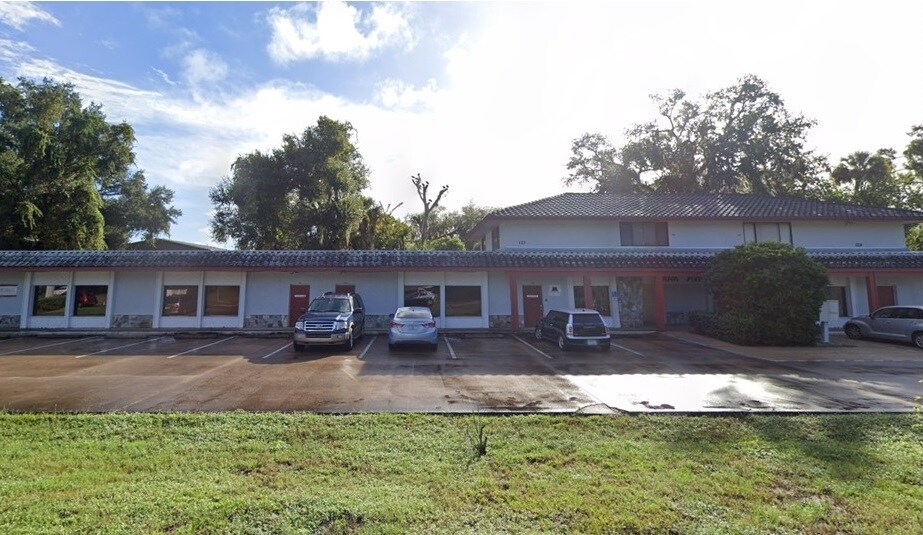 More Photos Of 107-129 S Park Ave, Titusville Medical For Lease