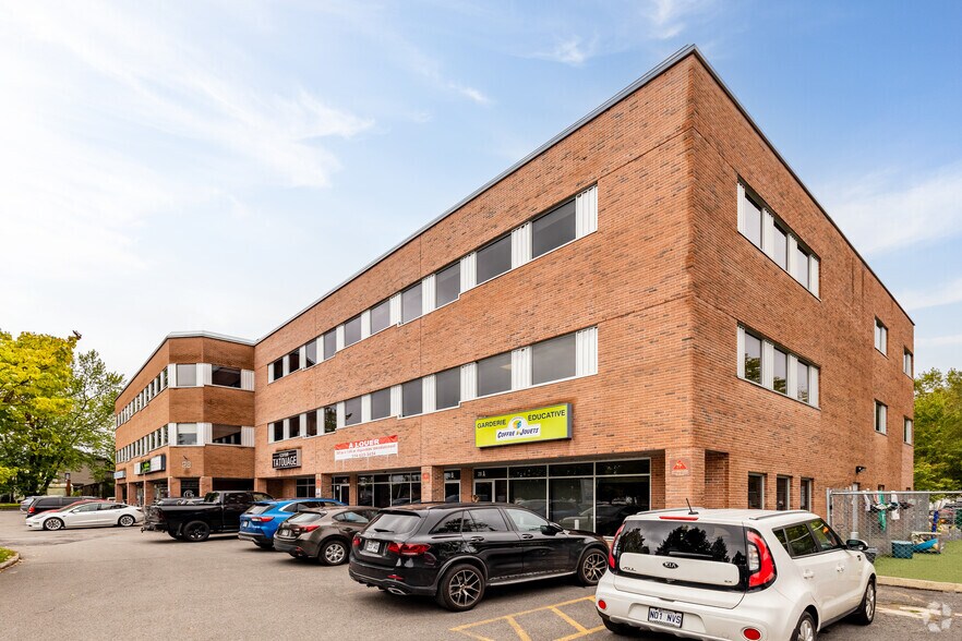More Photos Of 28 Ch De La Côte-Saint-Louis O, Blainville Office For Lease