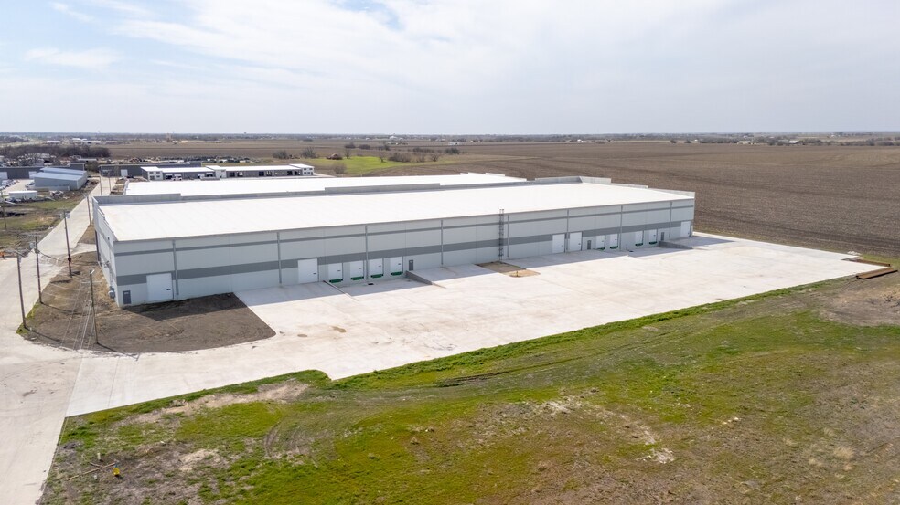 More Photos Of 21901 US 79, Taylor Warehouse For Lease
