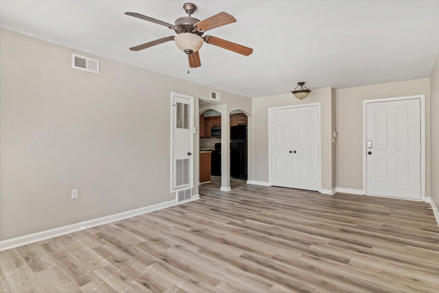 More Photos Of , Memphis Multifamily For Sale