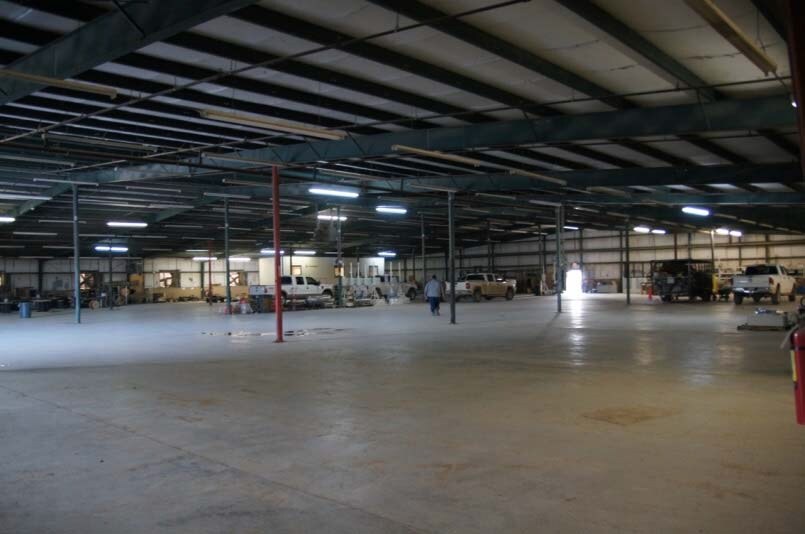 More Photos Of 1301 East Ave, Carrizo Springs Warehouse For Lease
