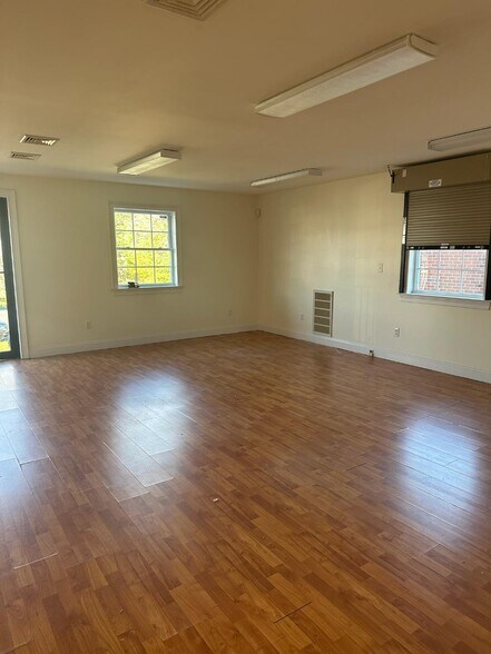 More Photos Of 249 Main St, Woodbridge Office For Lease