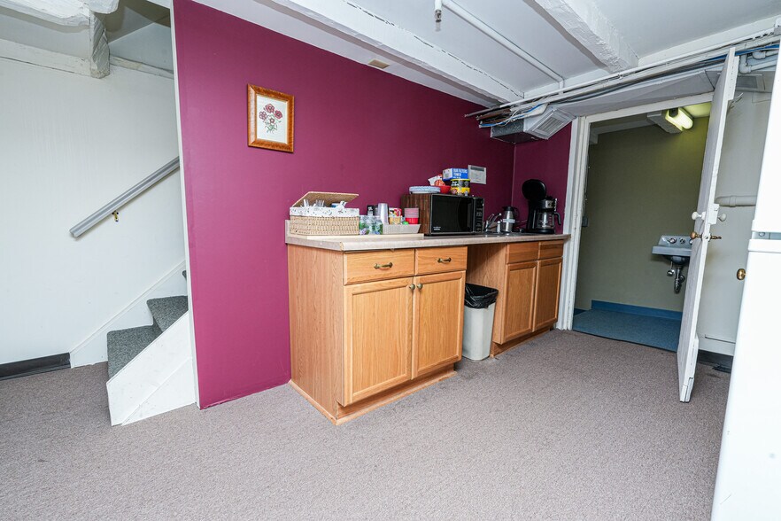 More Photos Of 12-19 River Rd, Fair Lawn Office For Sale