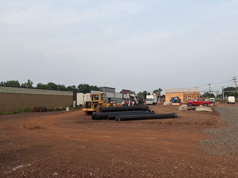 More Photos Of 337 Berlin Tpke, Berlin General Retail For Lease