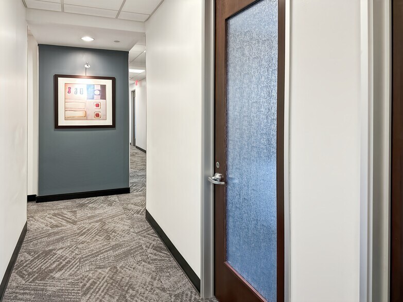 More Photos Of 11635 Ash St, Leawood Coworking Space