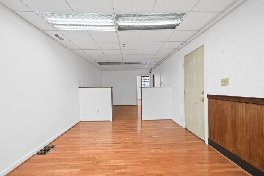 More Photos Of 146-148 E State St, Ithaca Storefront Retail Residential For Sale