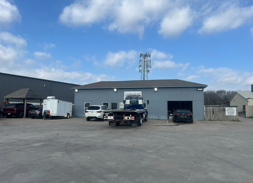 More Photos Of 2425 I-30, Rockwall Auto Repair For Sale