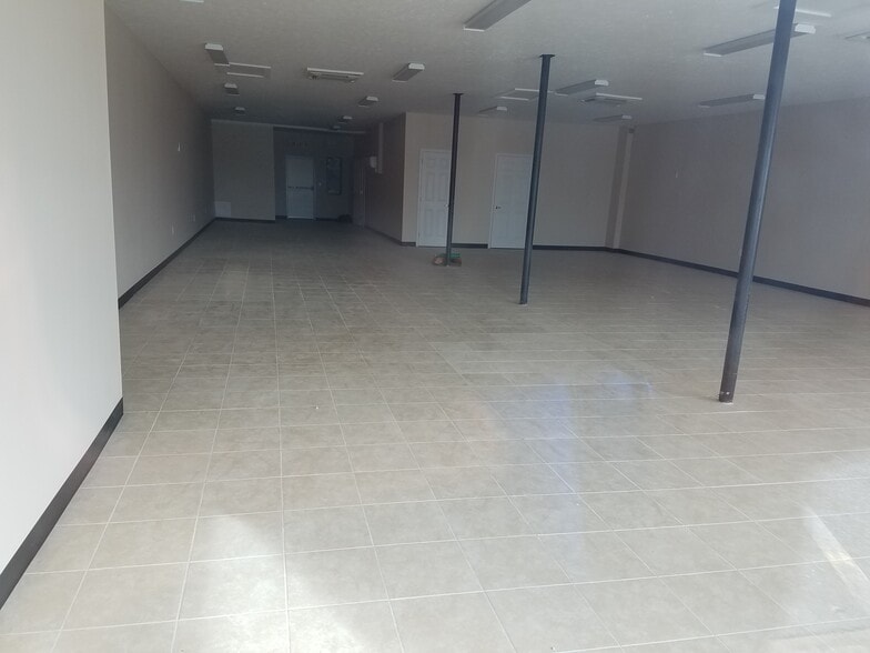 More Photos Of 319-327 Person St, Fayetteville Storefront For Lease