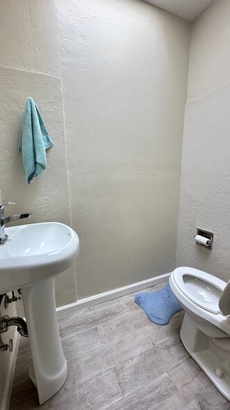 More Photos Of 2809-2815 Macdonald Ave, Richmond Office For Sale