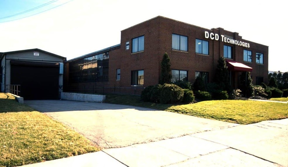 Primary Photo Of 17920 S Waterloo Rd, Cleveland Warehouse For Lease