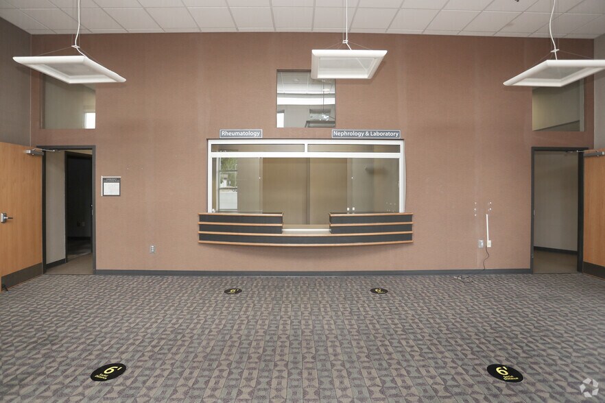 More Photos Of 800 S Tillotson Ave, Muncie Medical For Sale
