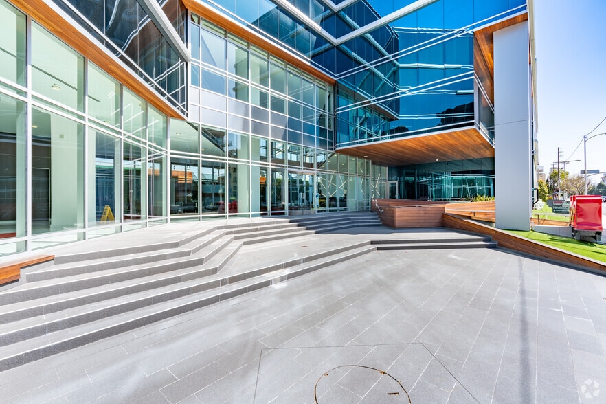 More Photos Of 12555 Jefferson Blvd, Los Angeles Office For Lease