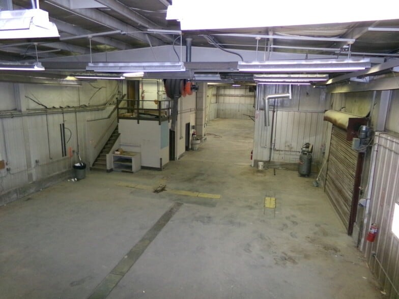 More Photos Of 1616 W 2nd St, Rock Springs Industrial For Lease