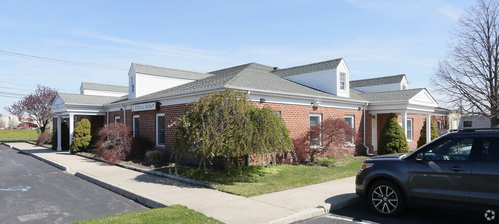 More Photos Of 1149 Old Country Rd, Riverhead Medical For Lease